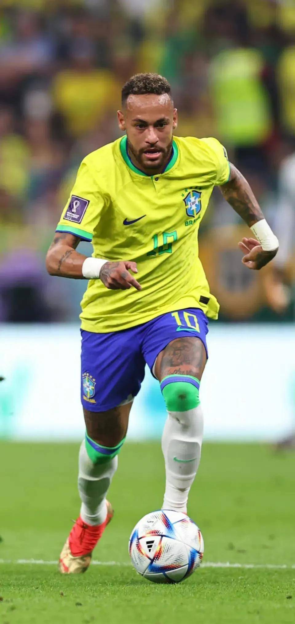 由他发起或 由他发起或